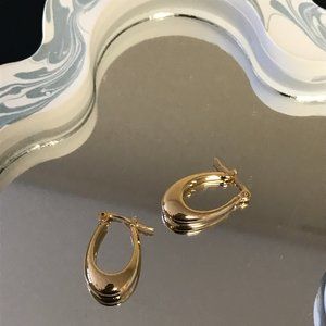 Oak + Ford Hoop Earing